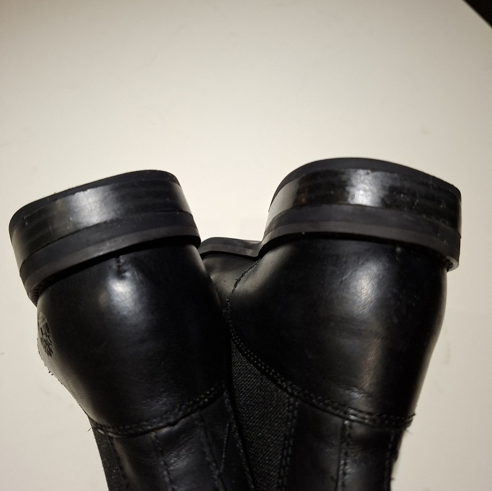 Timberland Classic Black Leather Chelsea Boots (Size US 7) - Picture 7 of 7